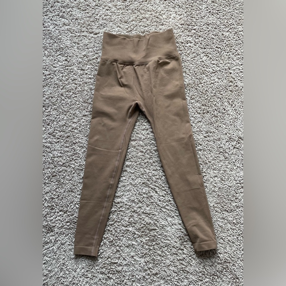 Scrunch-Butt Leggings small